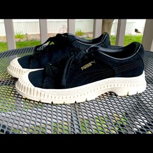 Women’s Puma’s Utility Suede Shoes
